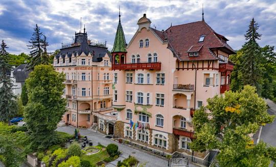 Karlovy Vary - Lázeňský hotel Villa Smetana - 1